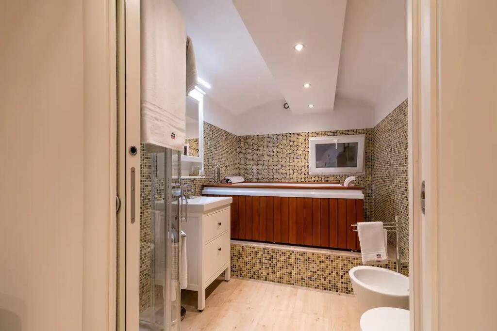 Moscova - Garibaldi Lusso, Sauna E Idromassaggio ميلان المظهر الخارجي الصورة