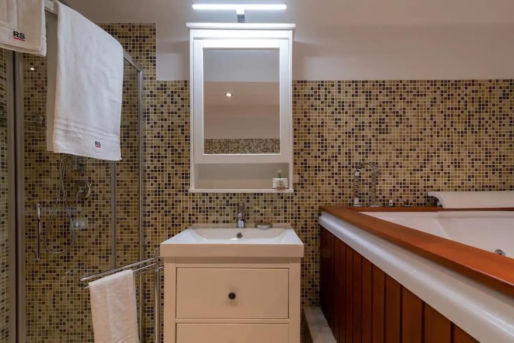 Moscova - Garibaldi Lusso, Sauna E Idromassaggio ميلان المظهر الخارجي الصورة